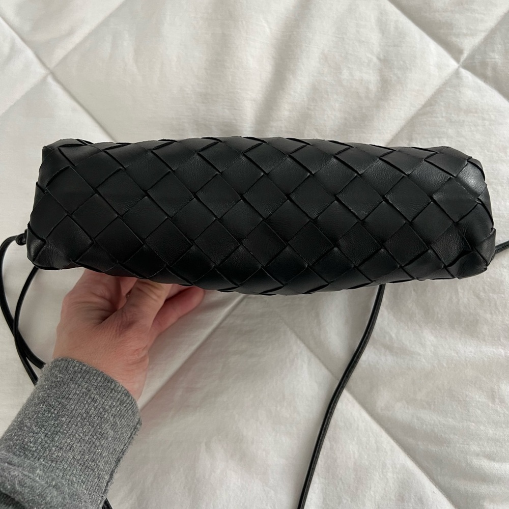 Bottega Veneta Intrecciato Mini Pouch in Black Leather - Picture 11 of 16